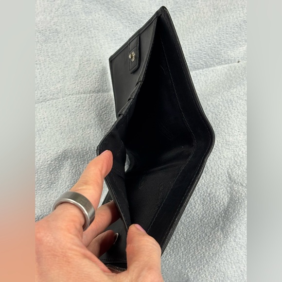 Coach Black Leather Bi-Fold Wallet - Picture 4 of 10